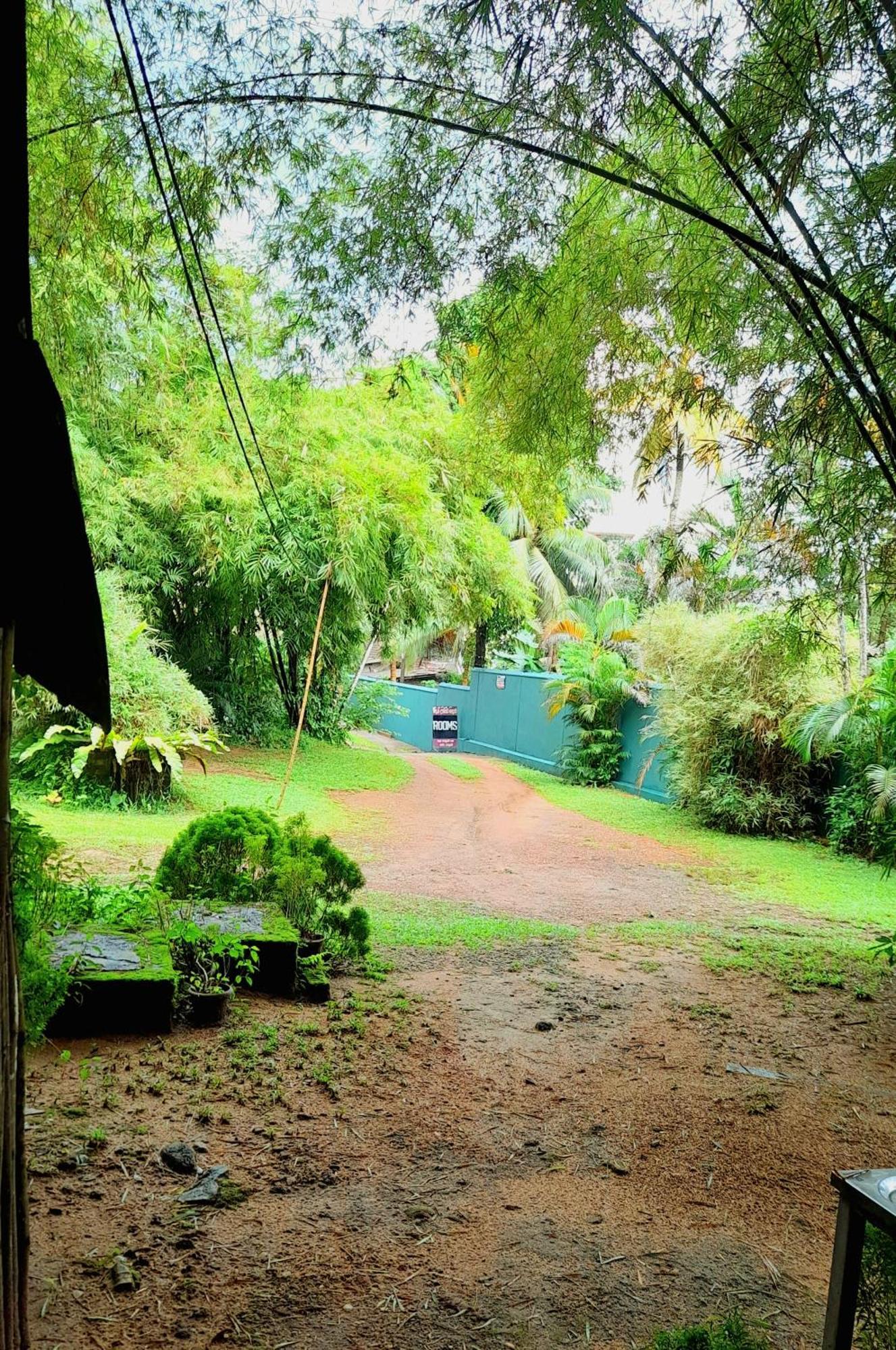Madara Hotel Horana Bagian luar foto