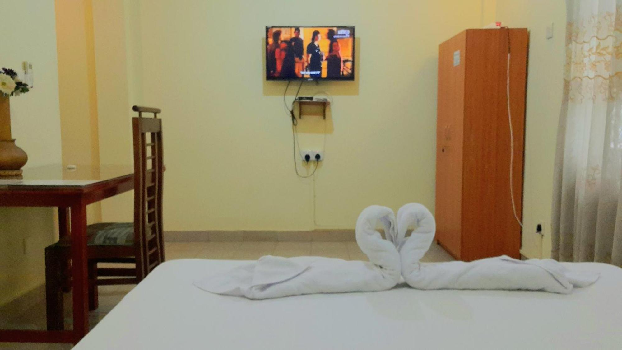 Madara Hotel Horana Bagian luar foto